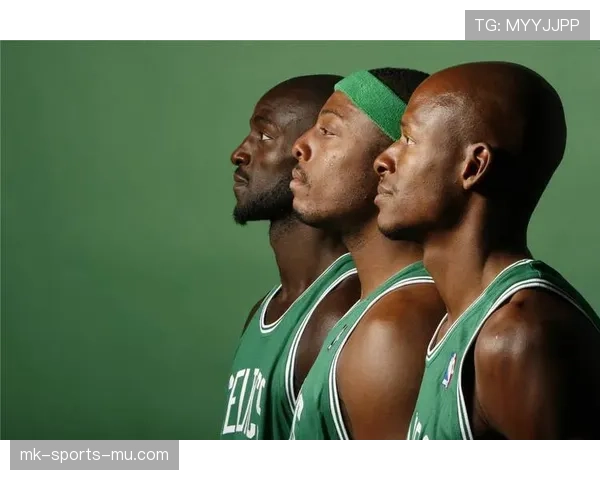 保罗·皮尔斯关键时刻单打拉开比分，胜过凯文·加内特的攻坚效率