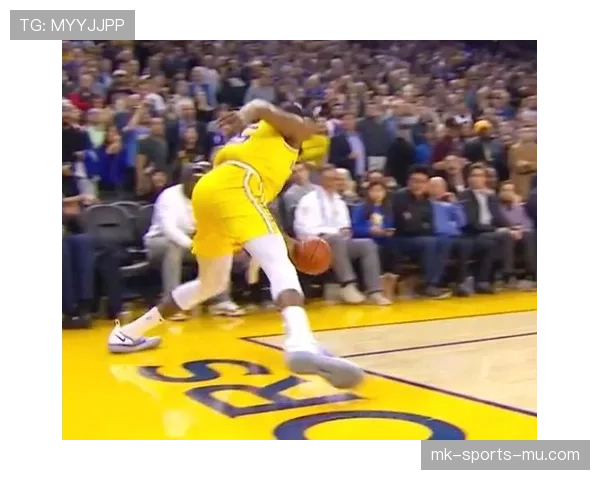 足球犯规种类及其判罚标准详解与裁判执行原则