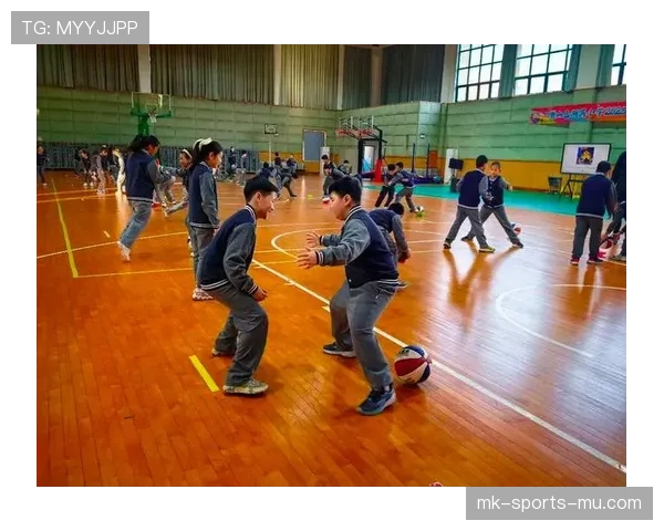 篮球基本功教学：如何正确理解持球启动规则并运用到实战